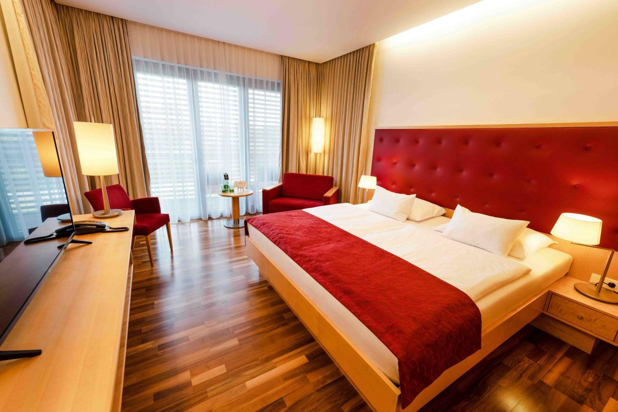Therme Laa - Hotel & Silent Spa لا ان دير تيا المظهر الخارجي الصورة