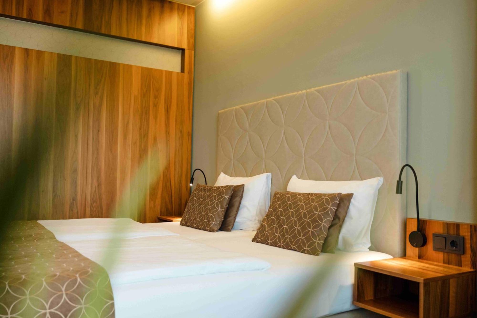 Therme Laa - Hotel & Silent Spa لا ان دير تيا المظهر الخارجي الصورة